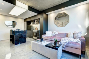 Гостиница Pierce Boutique Apartments  Монреаль